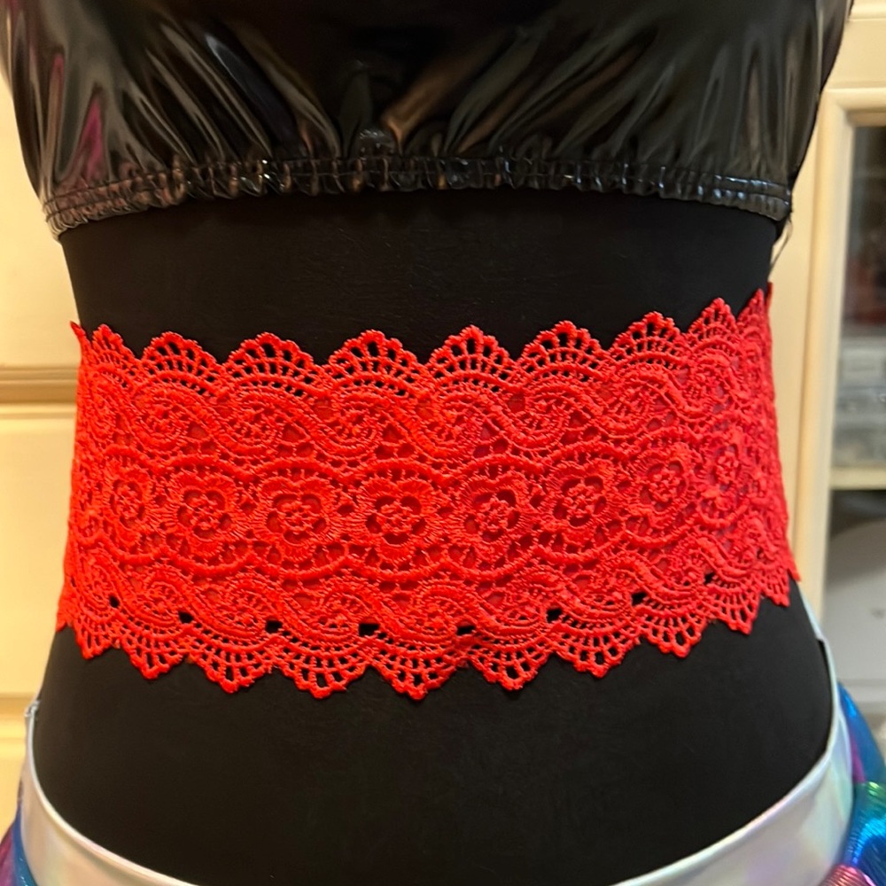 New woman’s lace Belt